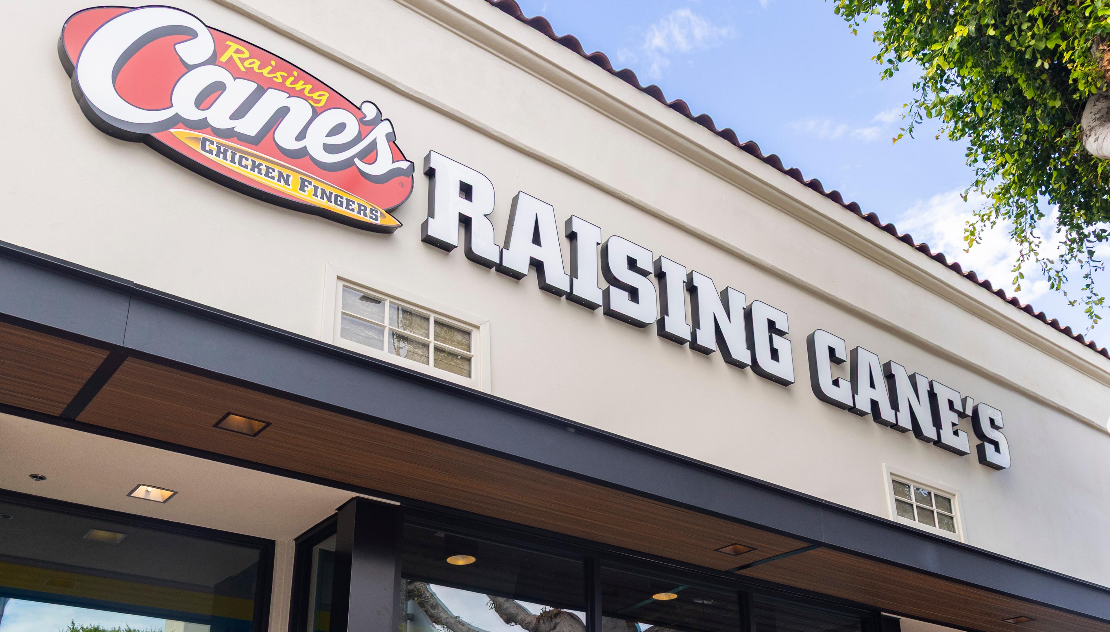 Restaurant review: Worth the wait? Raising Cane’s Westwood location packs flavor into every dollar