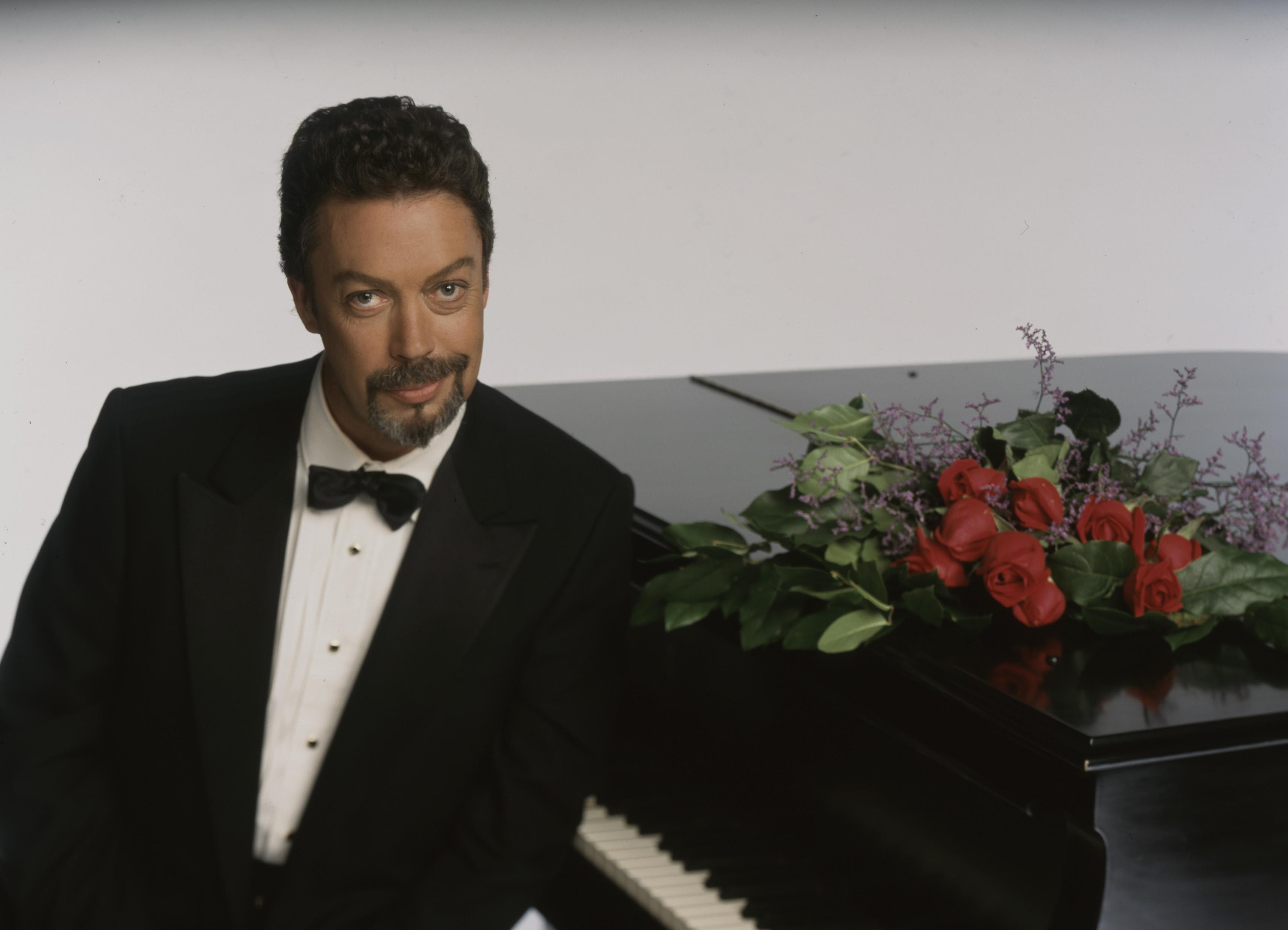 Daily Bruin Arts honors acting legend Tim Curry’s career highlights