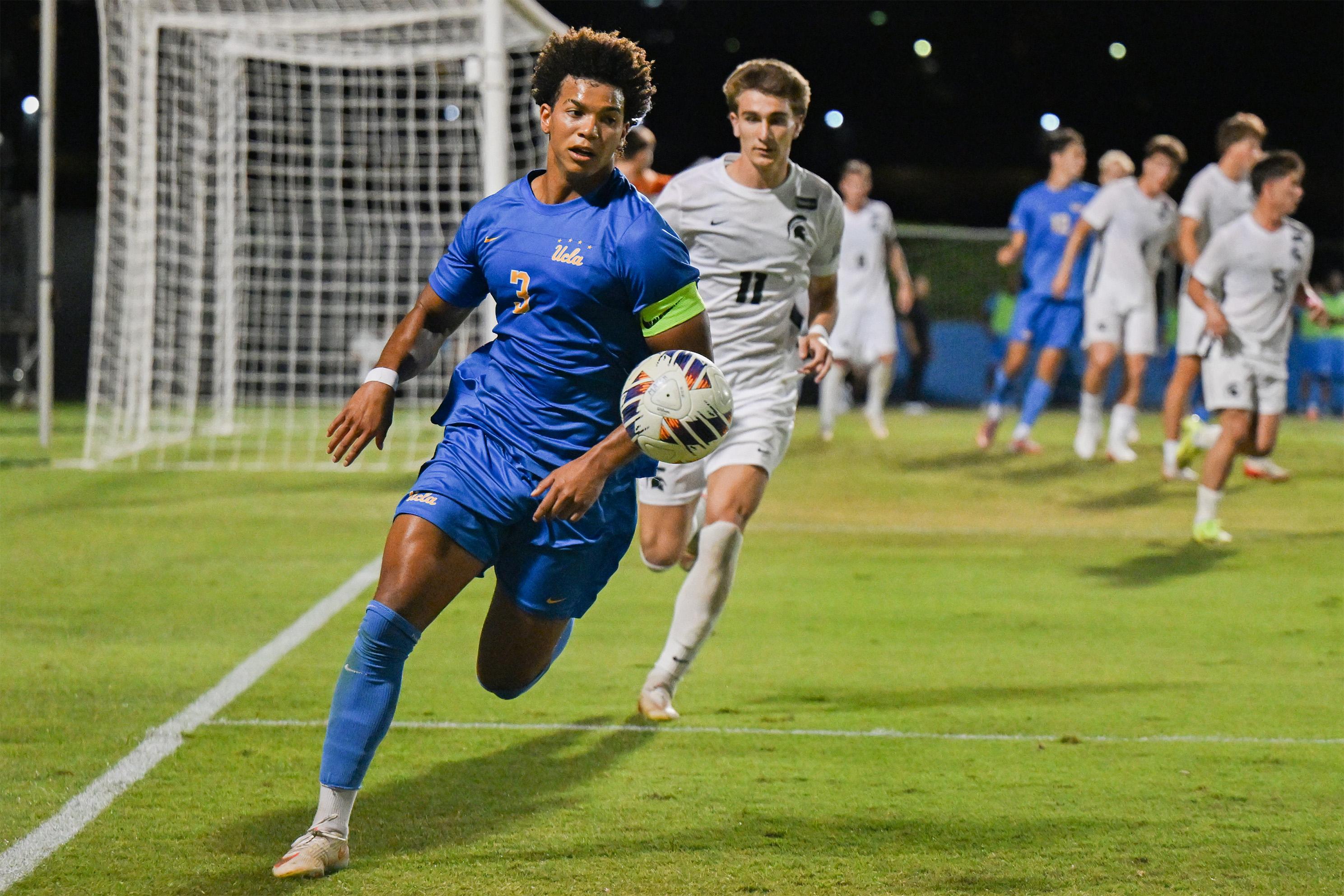 UCLA men’s soccer goes nil-nil with Northwestern in final regular-season away game